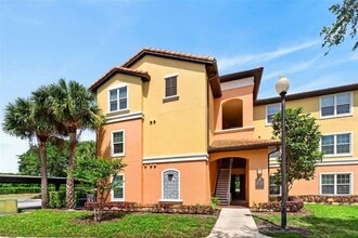 Building Photo - 5467 Vineland Rd