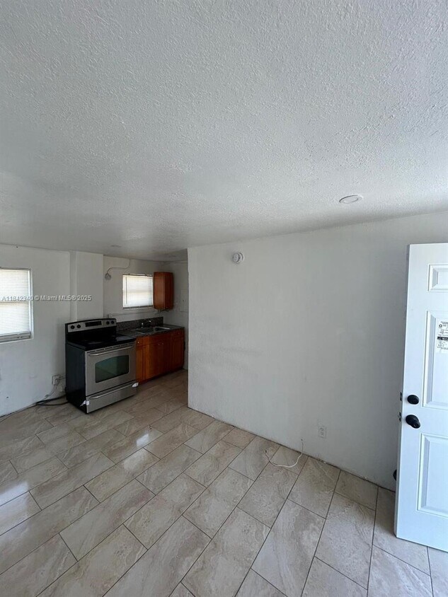 Foto del edificio - 485 SW 4th Ave