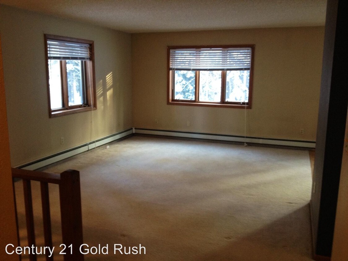 Building Photo - 2635 Scotch Pine Dr