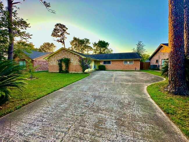Building Photo - 7238 Woodfern Dr