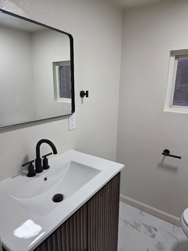 Foto del edificio - 1600 E 77th Terrace