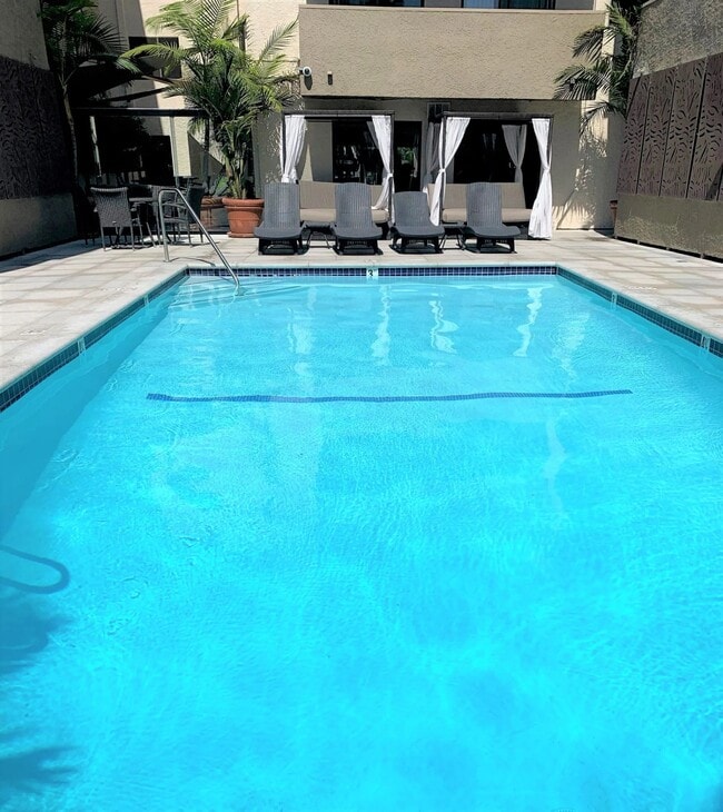 Photo - 11050 Strathmore Dr Apartment