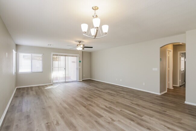 Foto del edificio - 8329 W Watkins St