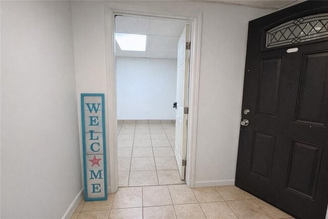 Foto del edificio - 220 Sandy Springs Pl NE