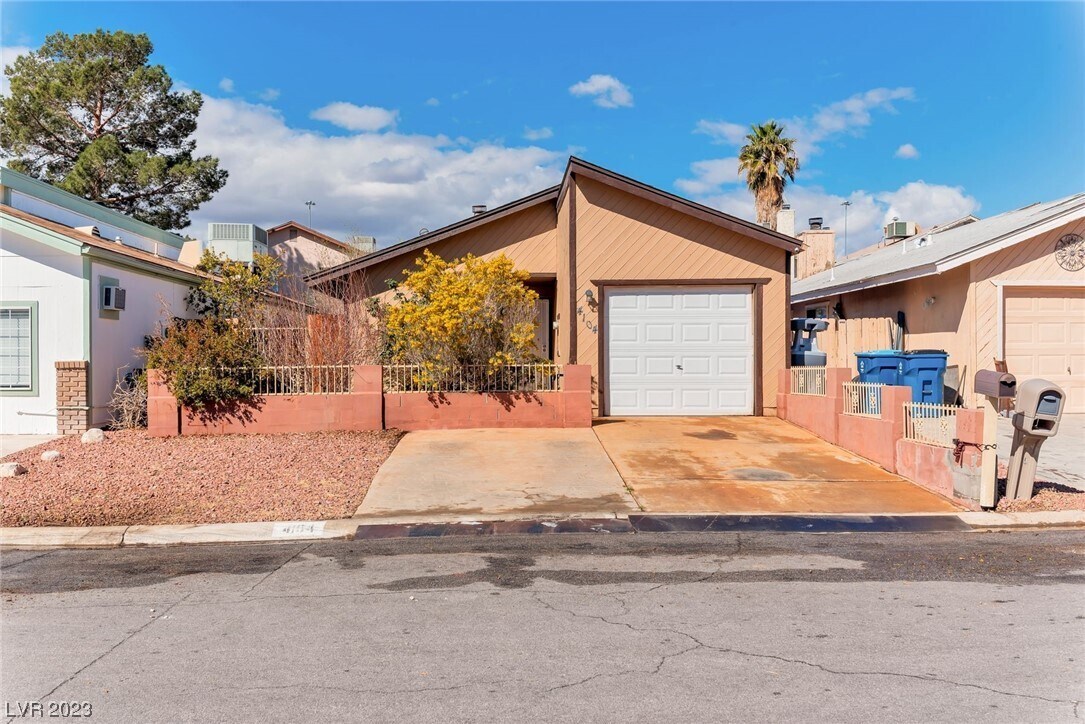 4104 N Woodgreen Dr, Las Vegas, NV 89108 House Rental in Las Vegas