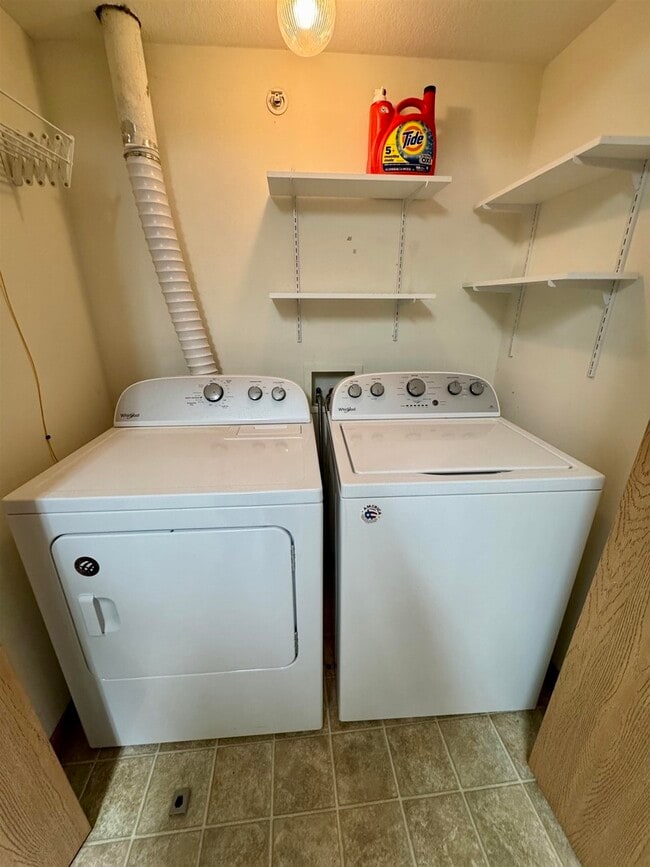 Foto del edificio - 4600 Grand Ave