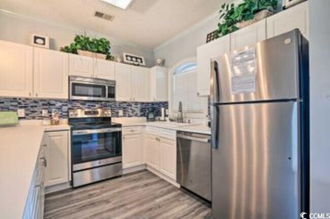 Foto del edificio - 4864 Carnation Cir