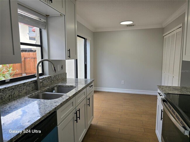 Building Photo - 1600 Little Falls Cir