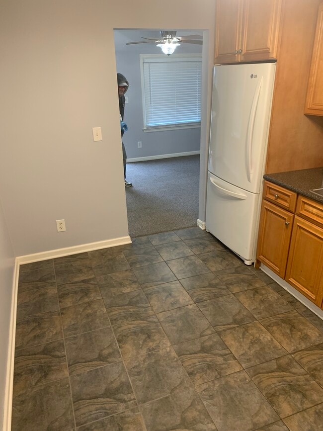 Foto del edificio - 1556 Thames Dr