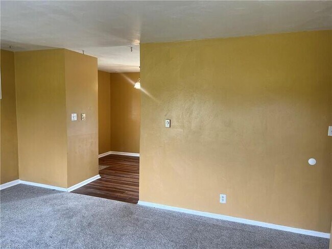 Building Photo - 458 Longstreet Ln