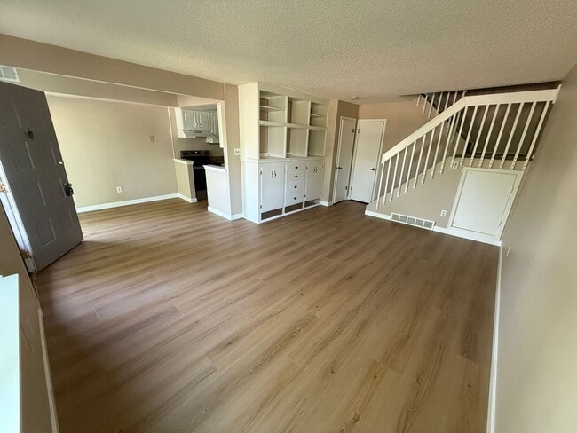 Building Photo - 4237 Monroe Dr