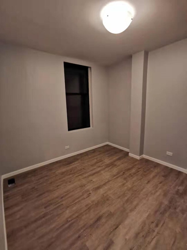 Foto del edificio - 2706 S Emerald Ave
