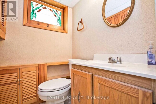 Photo du bâtiment - 40 Greylawn Crescent