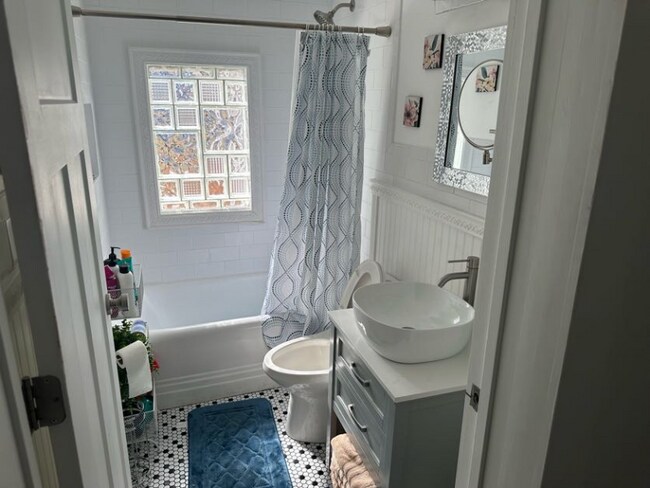 Foto del edificio - 1532 E Stanford St