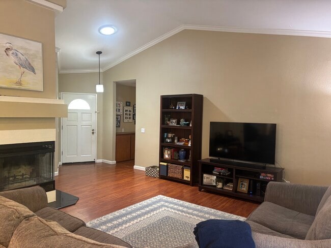 Building Photo - 252 Novina Pl