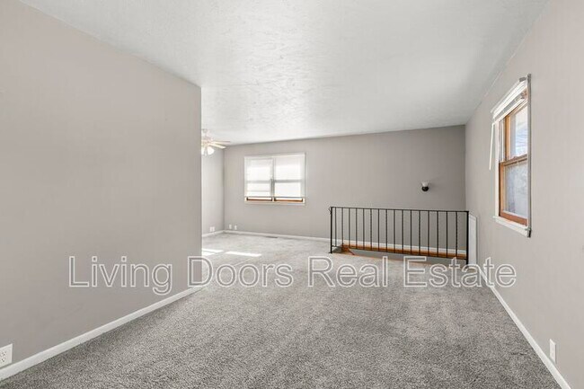 Foto del edificio - 348 S 5th St