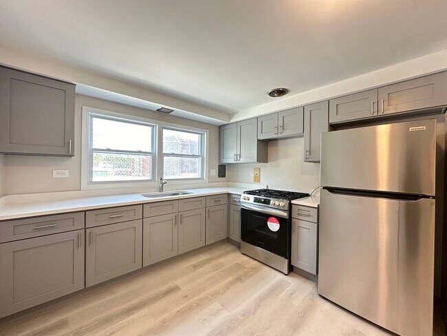 Building Photo - 2509 W 111th St