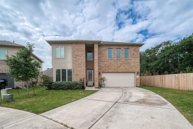 Building Photo - 21029 Crinet Square