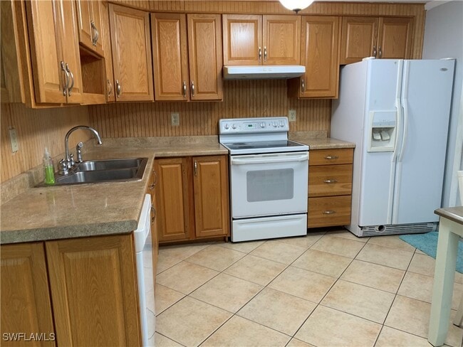 Building Photo - 251 Pine Key Ln