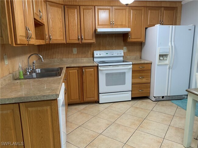 Foto del edificio - 251 Pine Key Ln