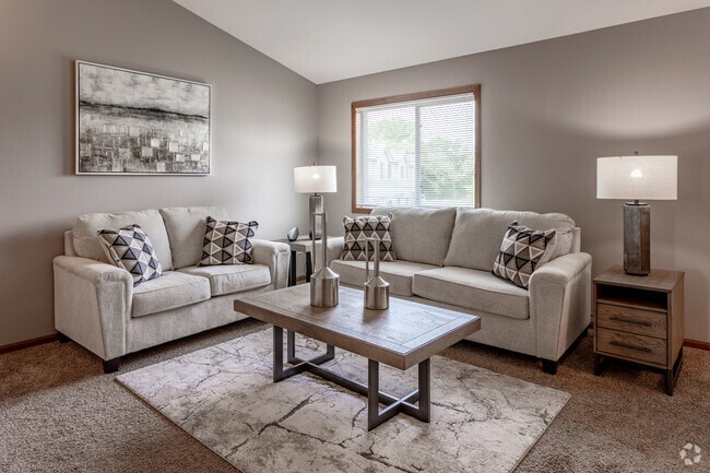3BR, 2BA - 2.208 PIES2 - Liberty Townhomes