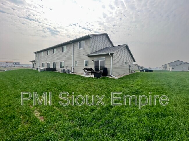 Foto del edificio - 5510 E Lebridge St
