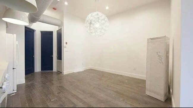 Building Photo - 4 bedroom in BROOKLYN NY 11221