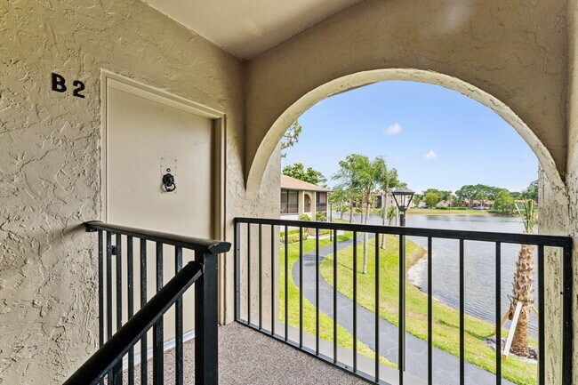 Foto del edificio - 536 Shady Pine Way