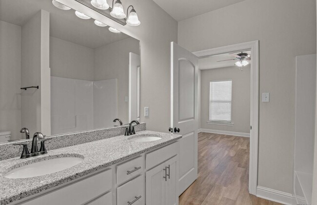 Building Photo - 7324 Kenilworth Crossing Ave