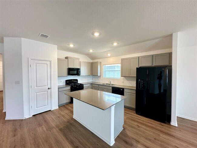 Building Photo - 160 Crawford