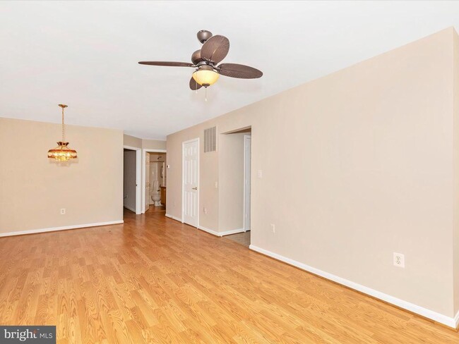 Building Photo - 606 Merridale Blvd