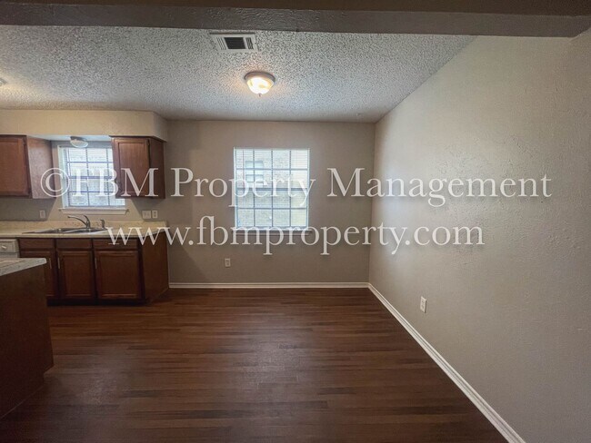 Building Photo - Gilmer 613 / JJ - eg