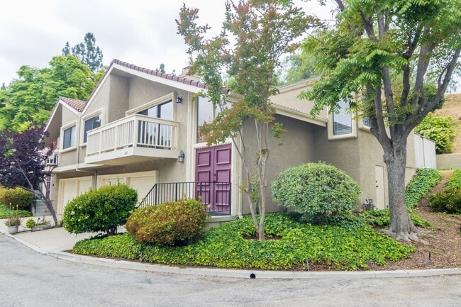 Building Photo - Beautiful two-bedroom, two-bath home in Oa...