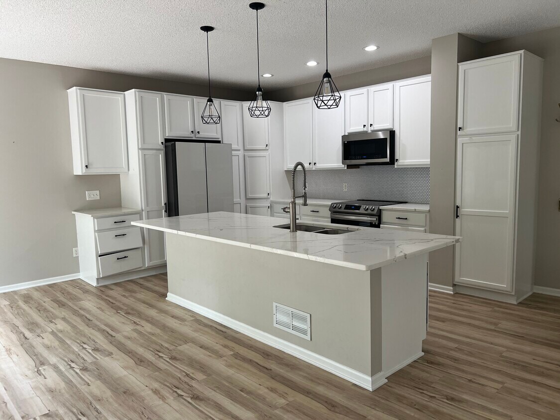 Foto principal - 3288 137th St W