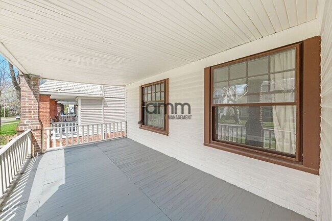 Foto del edificio - 1695 Glenmont Rd