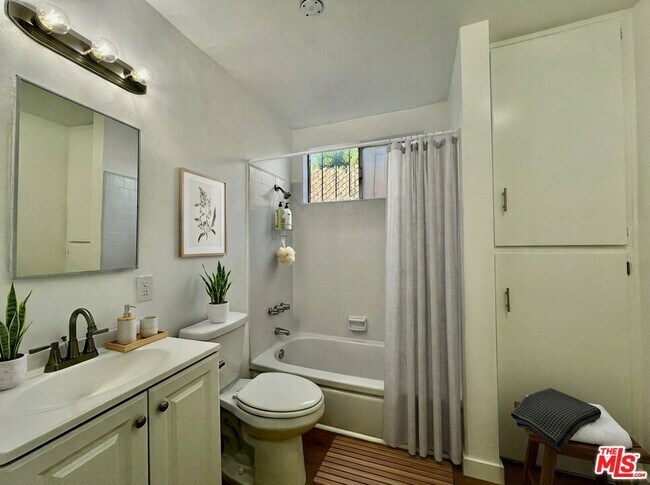 Foto del edificio - 533 W 75th St