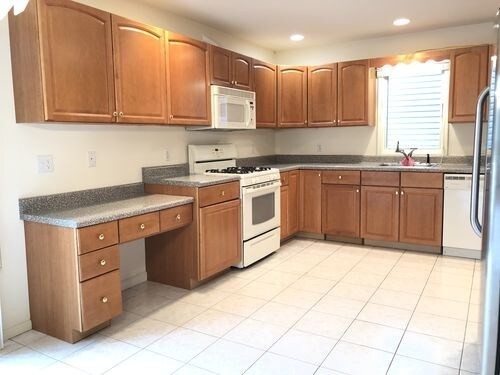 Foto del edificio - 115 E Central Blvd