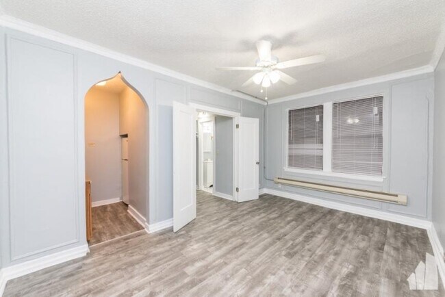 Building Photo - 0 bedroom in Chicago IL 60640