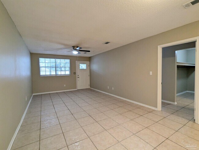 Building Photo - 708 Bayshore Dr
