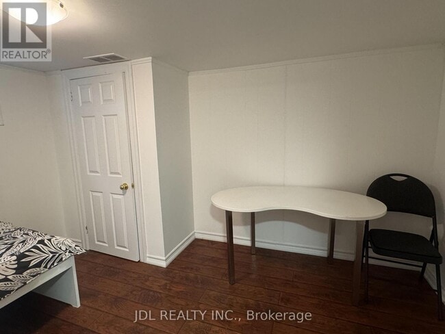 Building Photo - 47 Anndale Dr