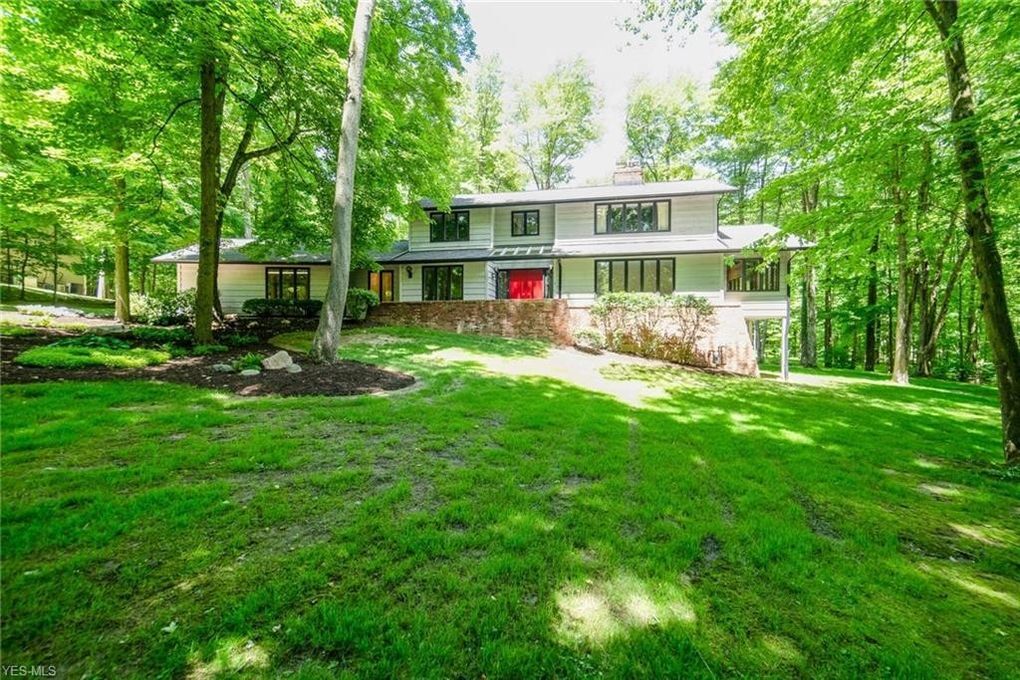 5645 Ledgebrook Ln, Solon, OH 44139 House Rental in Solon, OH