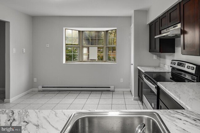 Building Photo - 4899 Bala Ct