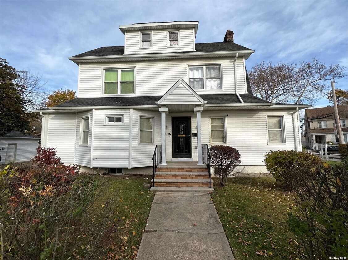 Primary Photo - 111-35 212th St