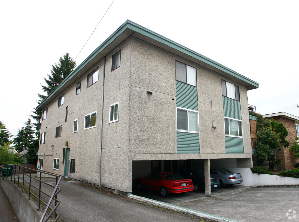 Building Photo - Greenwood Apartments