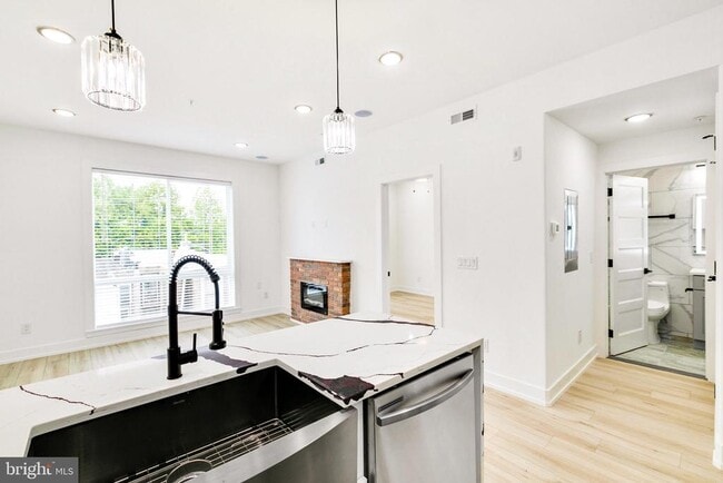 Building Photo - 2054 N 2nd St