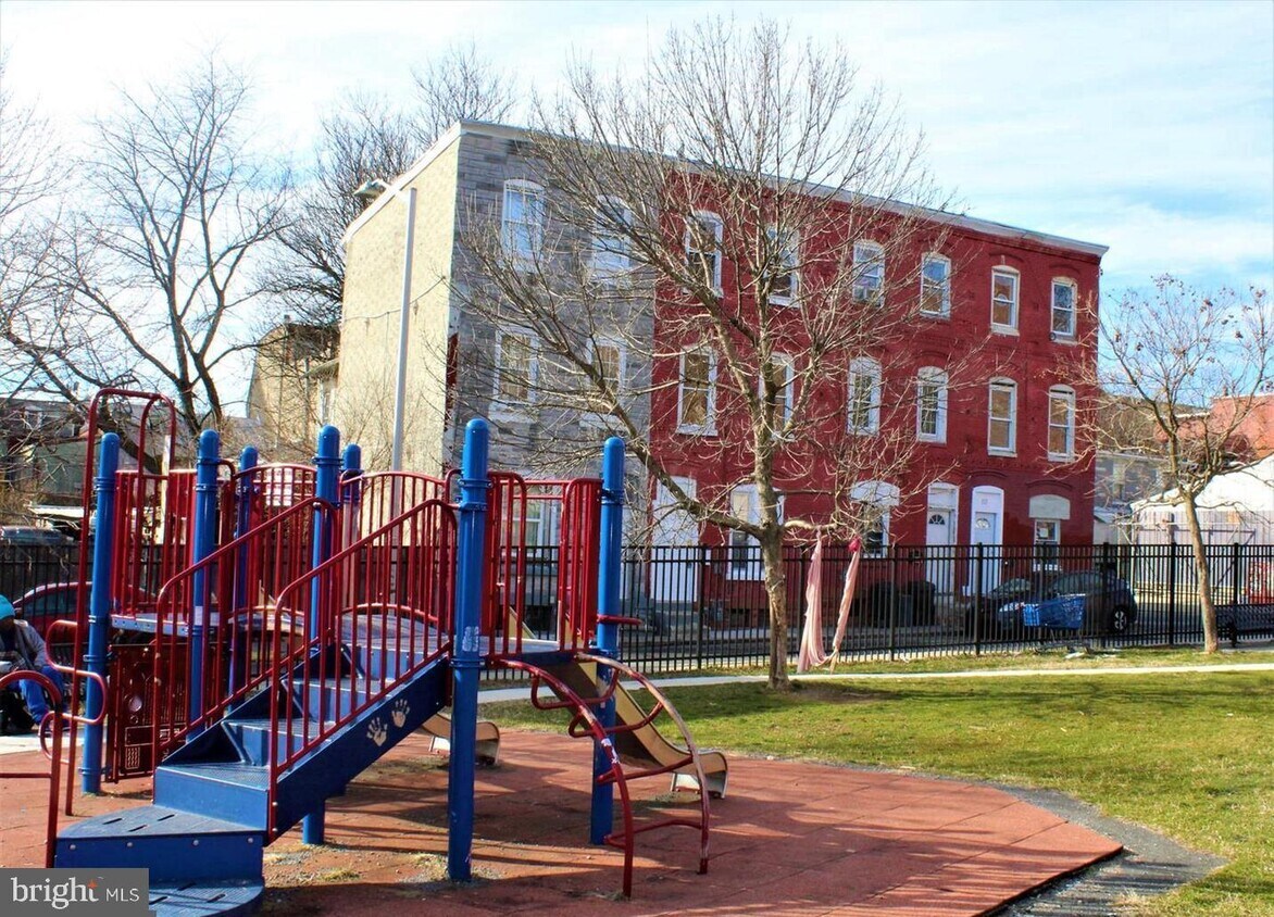 Primary Photo - 26 Orange St