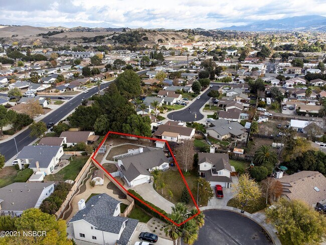 Building Photo - 207 Menlo Dr