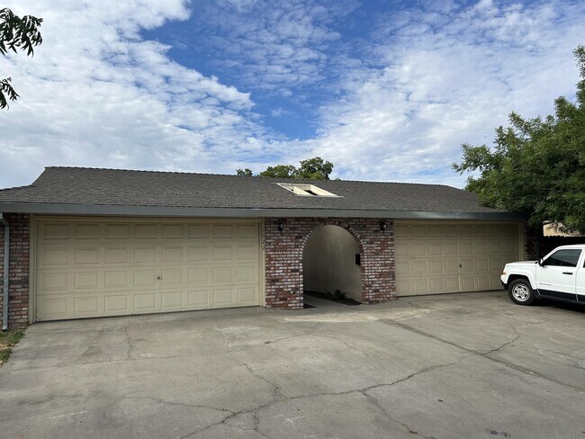 Building Photo - 1722 Floyd Ave
