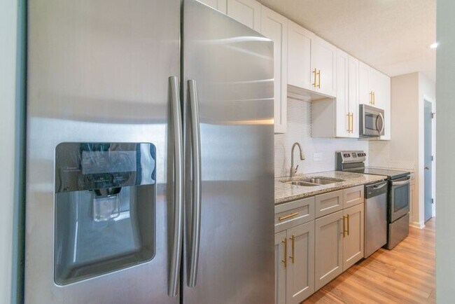 Foto del edificio - 2 Bed 2 Bath Condo in Charlotte