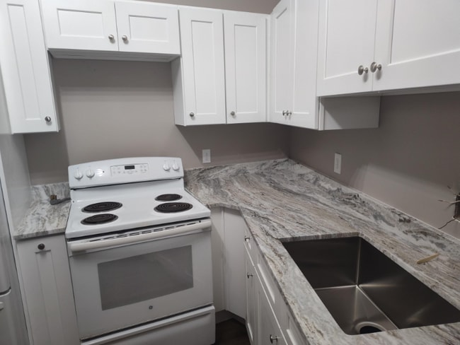 Foto del edificio - 96 Poquonock Ave